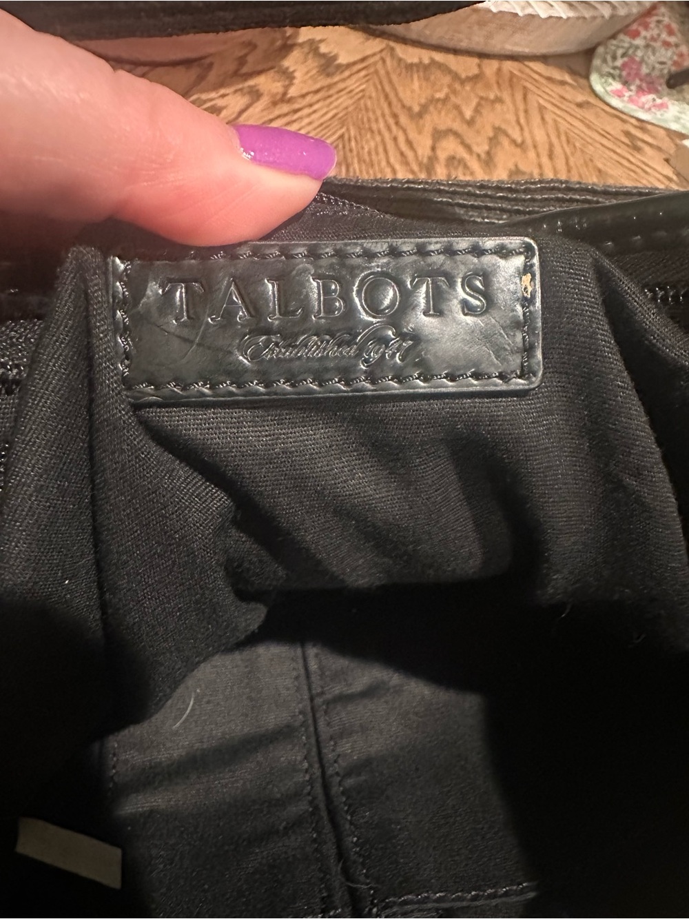 Talbots Black Crescent Shoulder Bag Patent Leather Trim Gold Hardware Bag Scarf - Picture 6 of 7